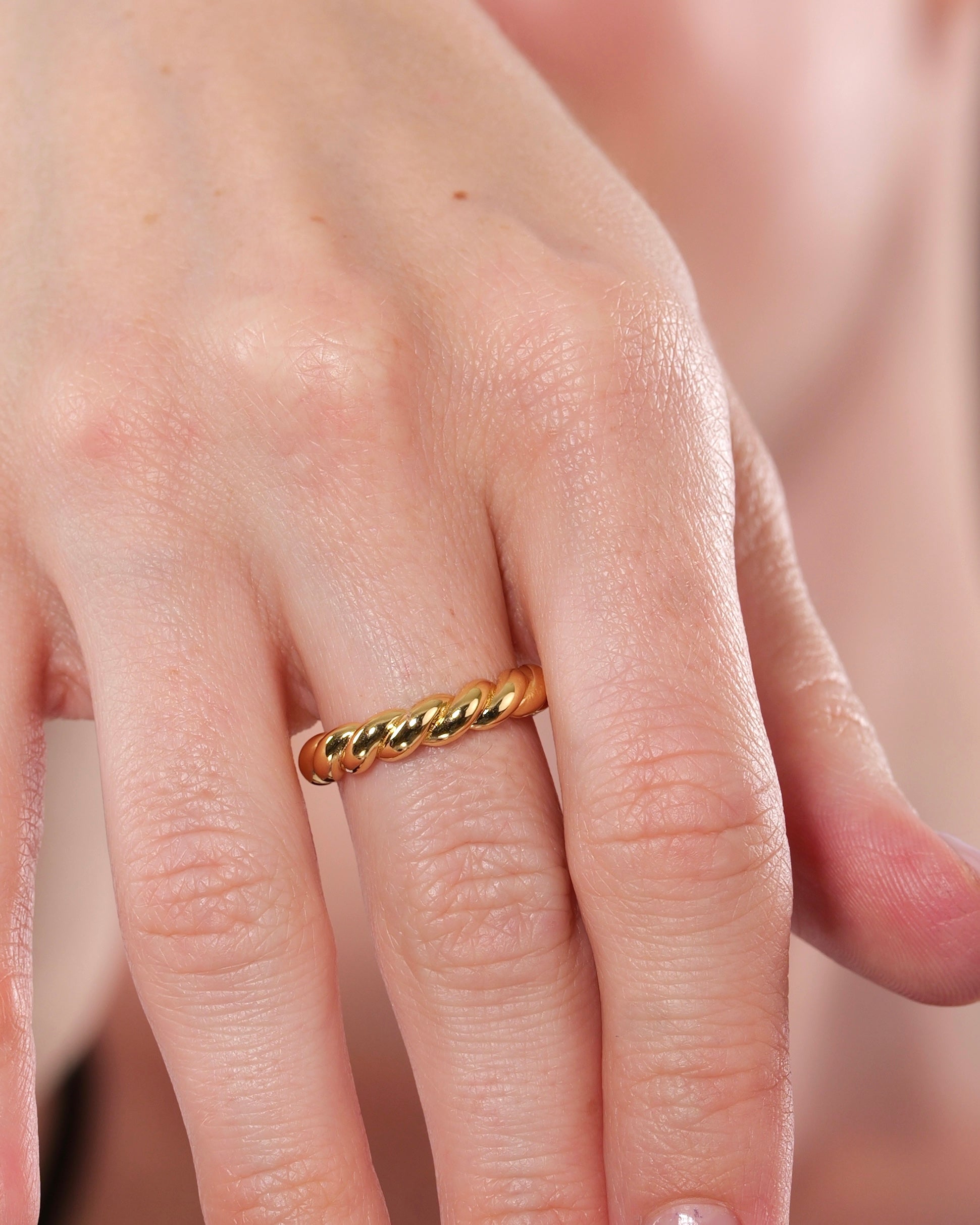 Torque Band Ring