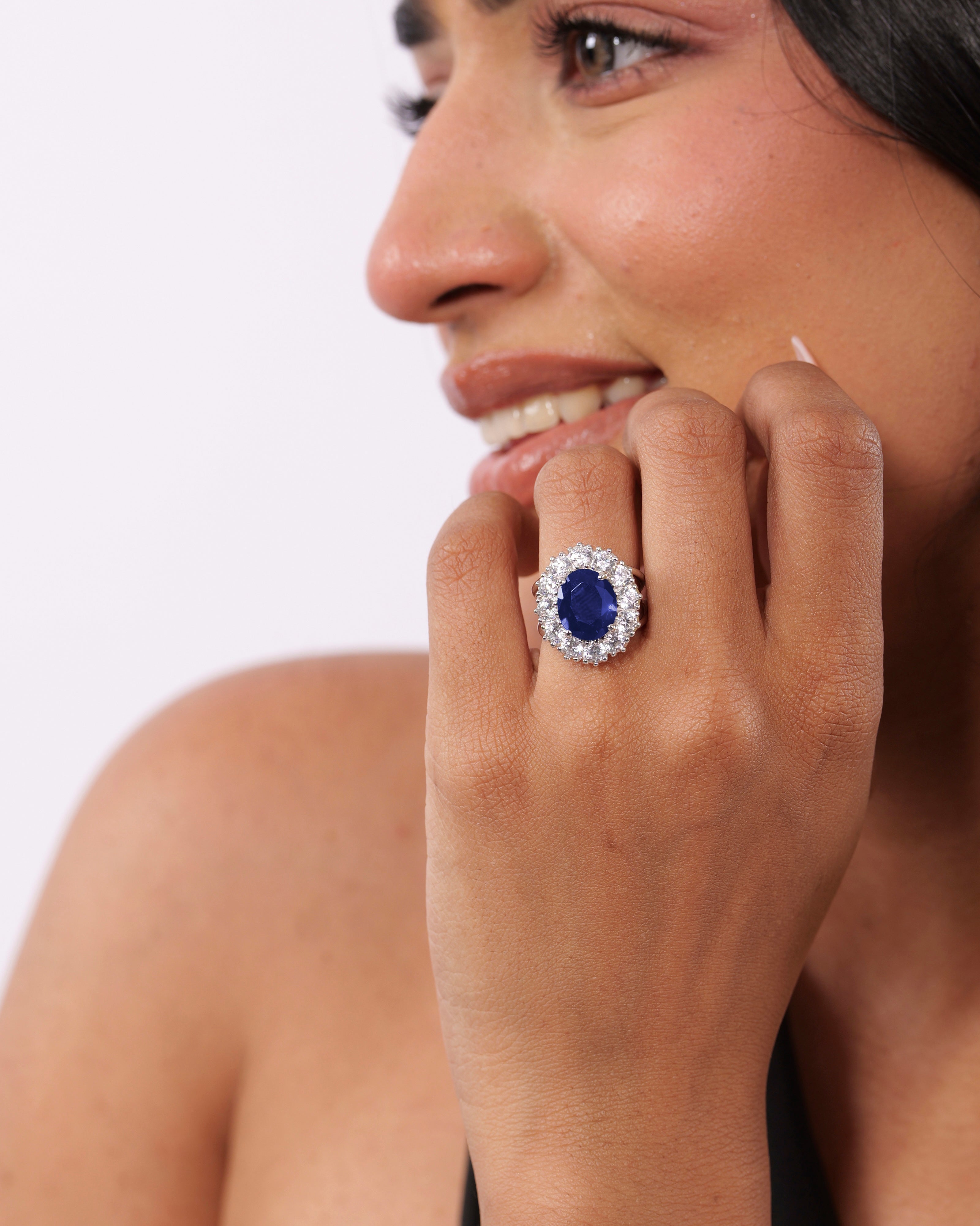 Azur Halo Cocktail Ring | Blue Sapphire