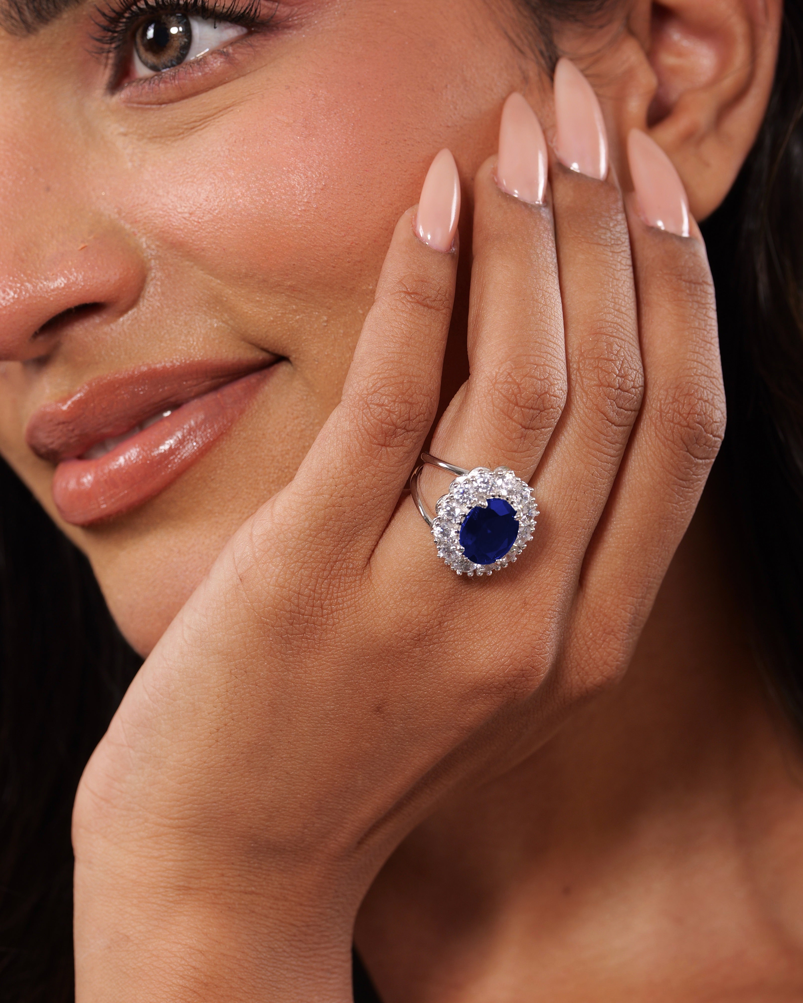 Azur Halo Cocktail Ring | Blue Sapphire