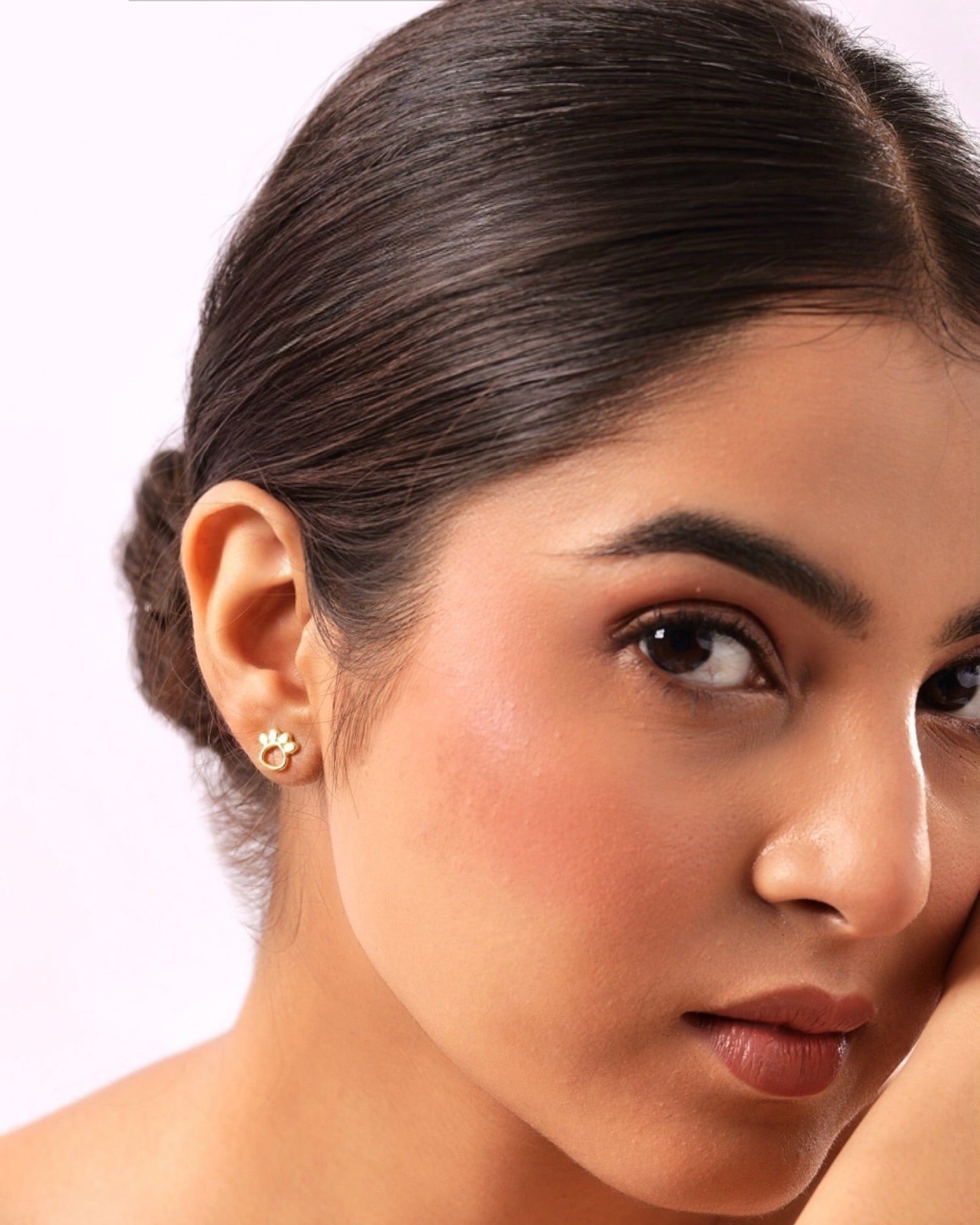 Trace Studs Earrings