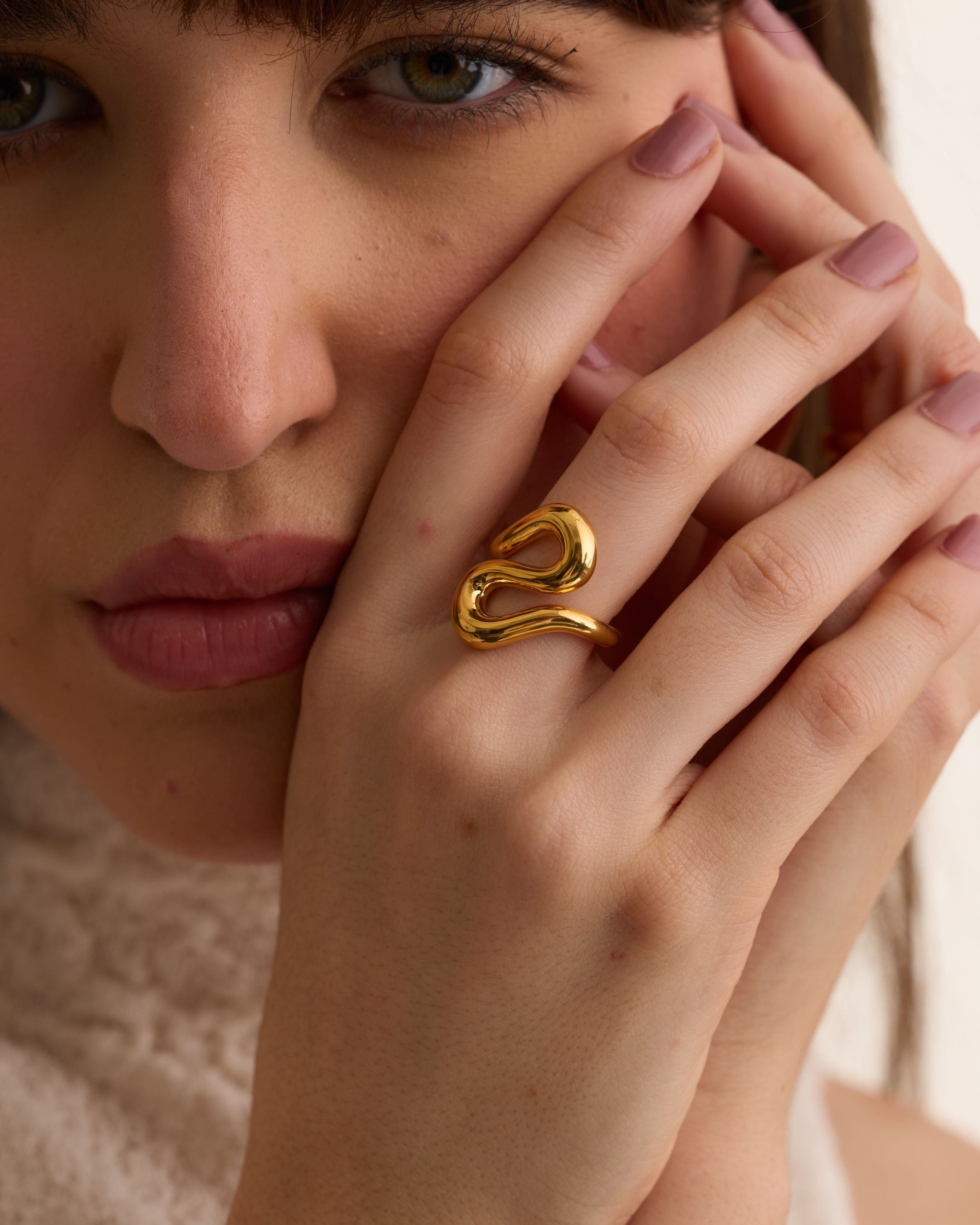 Figura Sculptural Ring