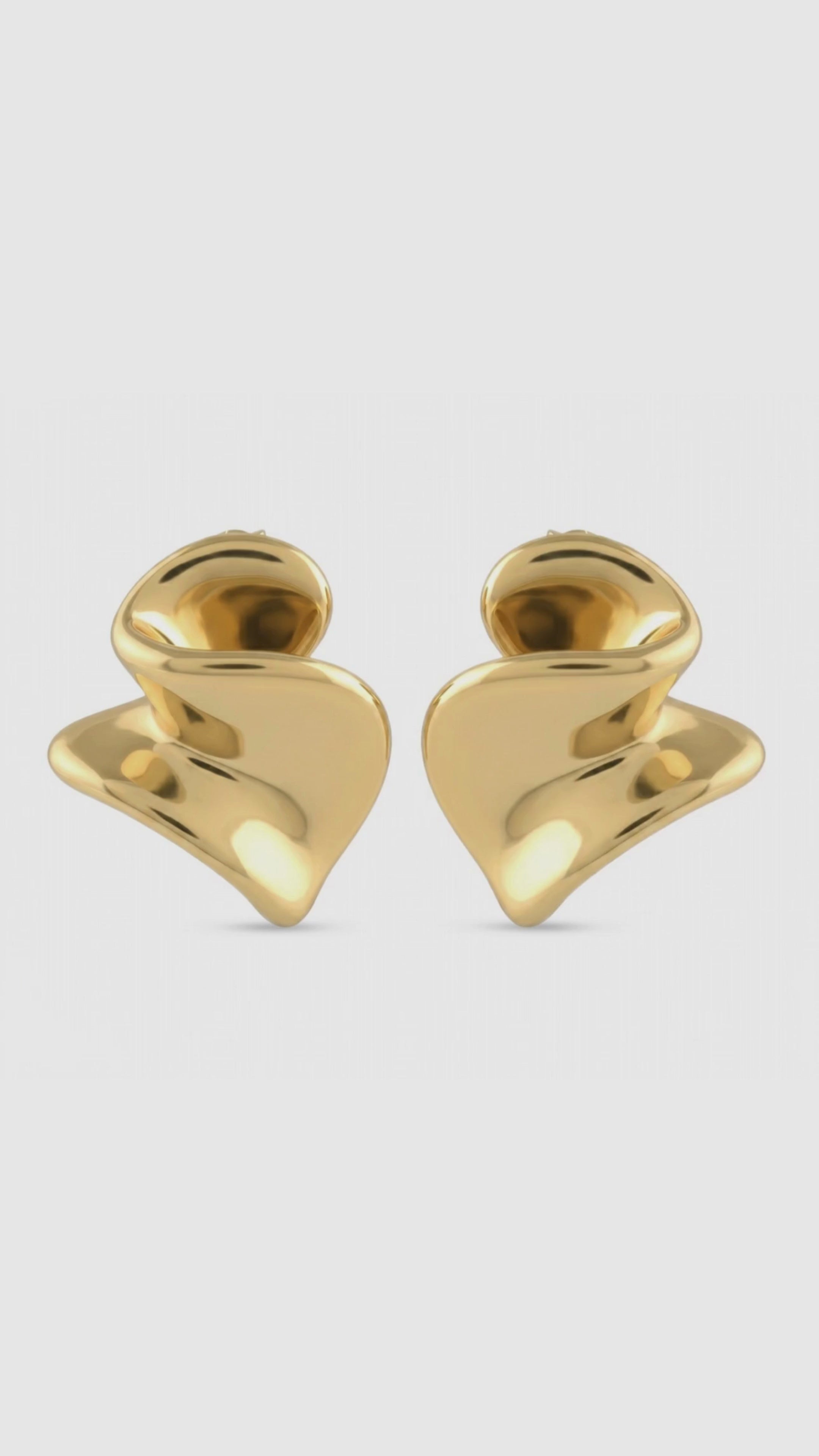 Load video: Dune Sculptural Stud Earrings